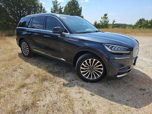 Used 2022 Lincoln Aviator Reserve w/ Class IV Trailer Tow Package RWD image 2