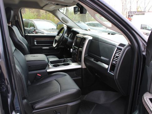 Used 2016 RAM 1500 Laramie w/ Convenience Group AWD/4WD image 32