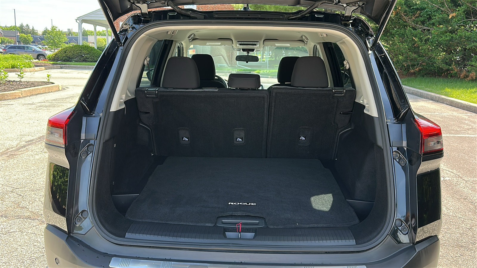 Certified 2023 Nissan Rogue SV AWD/4WD image 6