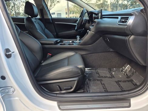 Used 2026 Genesis G70 2.5T image 25