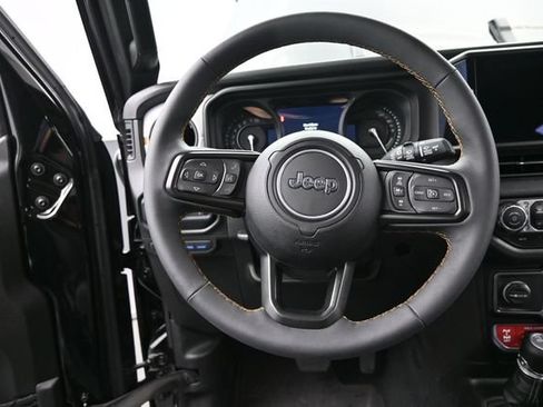 Used 2024 Jeep Wrangler Unlimited AWD/4WD image 26