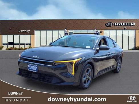 Used 2025 Kia K4 LXS FWD image 1