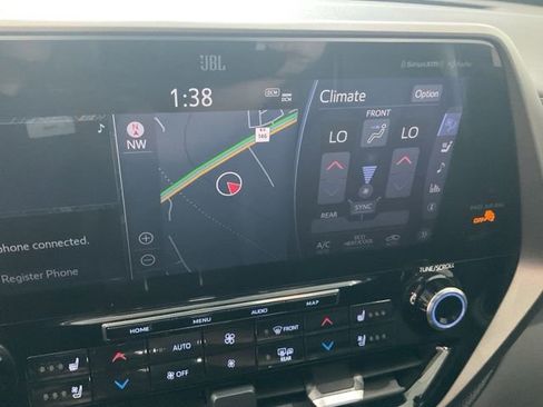 Used 2022 Toyota Highlander Limited AWD/4WD image 17