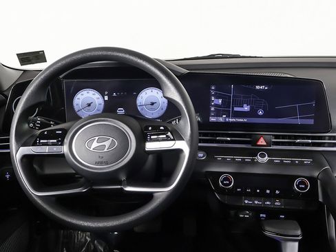 Used 2024 Hyundai Elantra SEL image 28