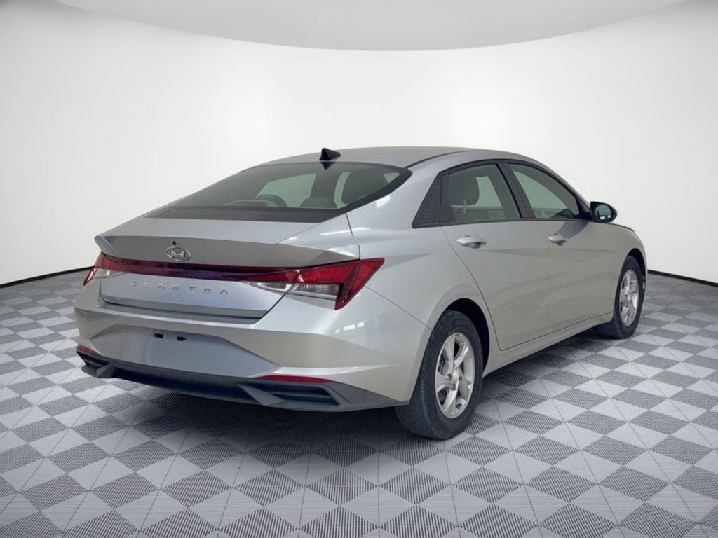 Used 2021 Hyundai Elantra SE FWD image 7