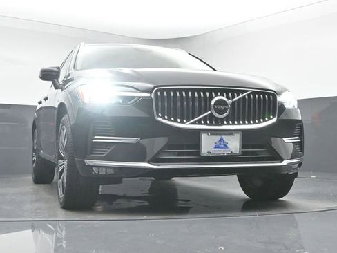 Used 2022 Volvo XC60 B5 Inscription w/ Climate Package image 38
