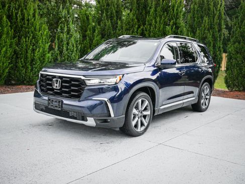 Used 2025 Honda Pilot Elite image 5