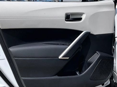 Used 2026 Toyota Corolla Cross L FWD image 19