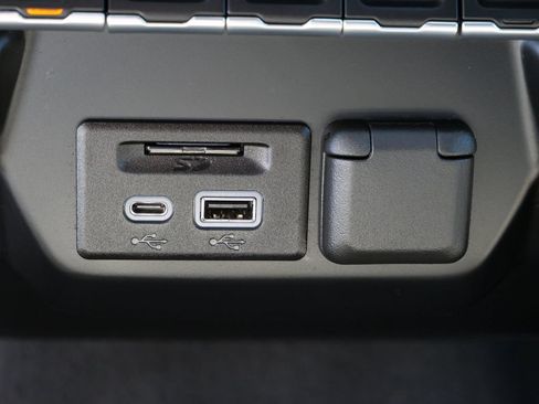 Used 2019 GMC Sierra 1500 SLT AWD/4WD image 24
