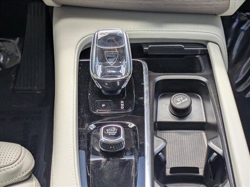 Used 2025 Volvo XC90 T8 Ultra w/ Protection Package Premier image 22