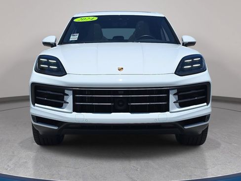 Used 2024 Porsche Cayenne AWD/4WD image 3