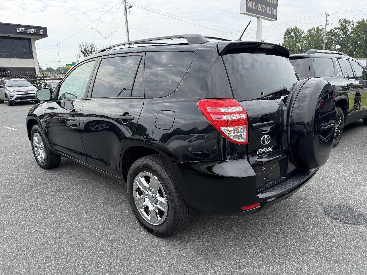 Used 2012 Toyota RAV4 4WD w/ Value Pkg image 6