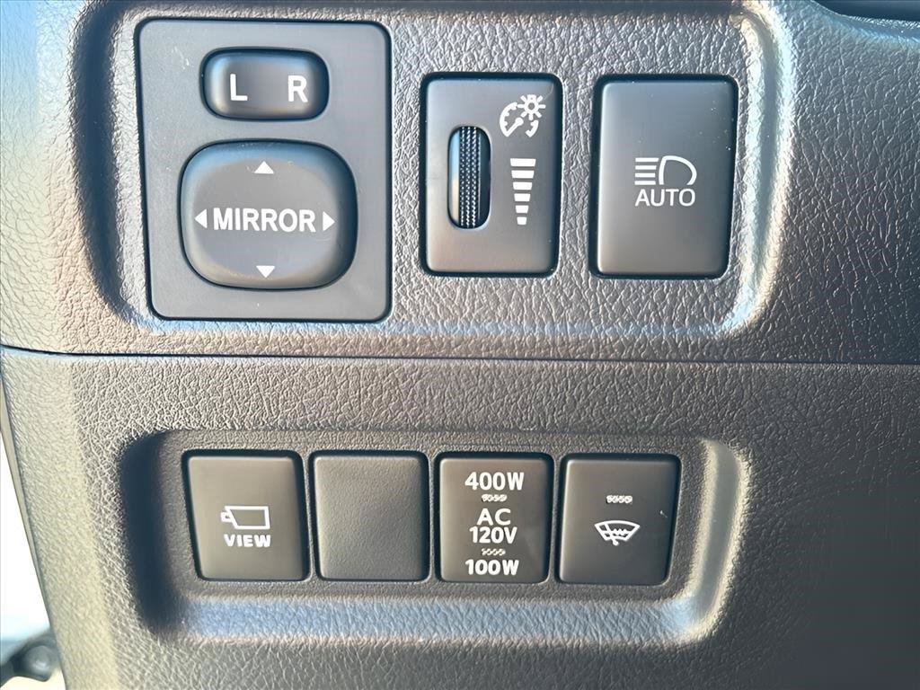 Used 2022 Toyota 4Runner Limited AWD/4WD image 25