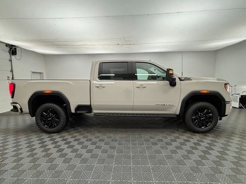 New 2026 GMC Sierra 2500 AT4 w/ AT4 Premium Plus Package AWD/4WD image 8