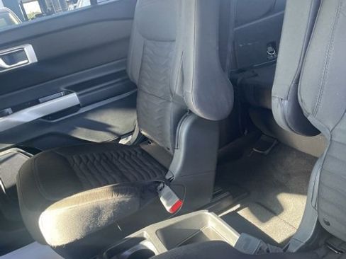 Used 2020 Ford Explorer XLT w/ Comfort Package image 20