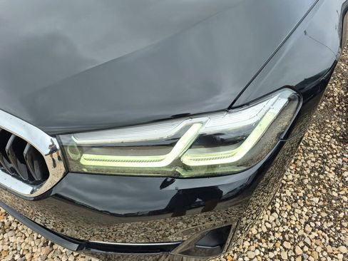 Used 2021 BMW 530i xDrive w/ Premium Package image 17