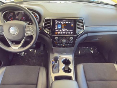 Used 2021 Jeep Grand Cherokee Laredo X AWD/4WD image 18