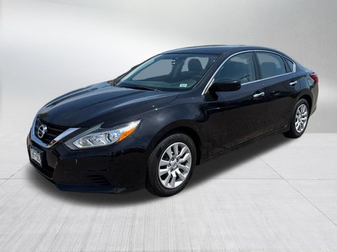 Used 2018 Nissan Altima 2.5 S w/ S Convenience Package FWD image 3