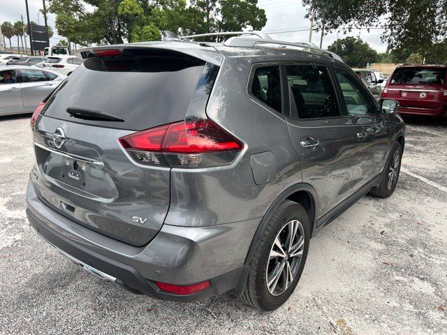 Used 2019 Nissan Rogue SV w/ Premium Package FWD image 4