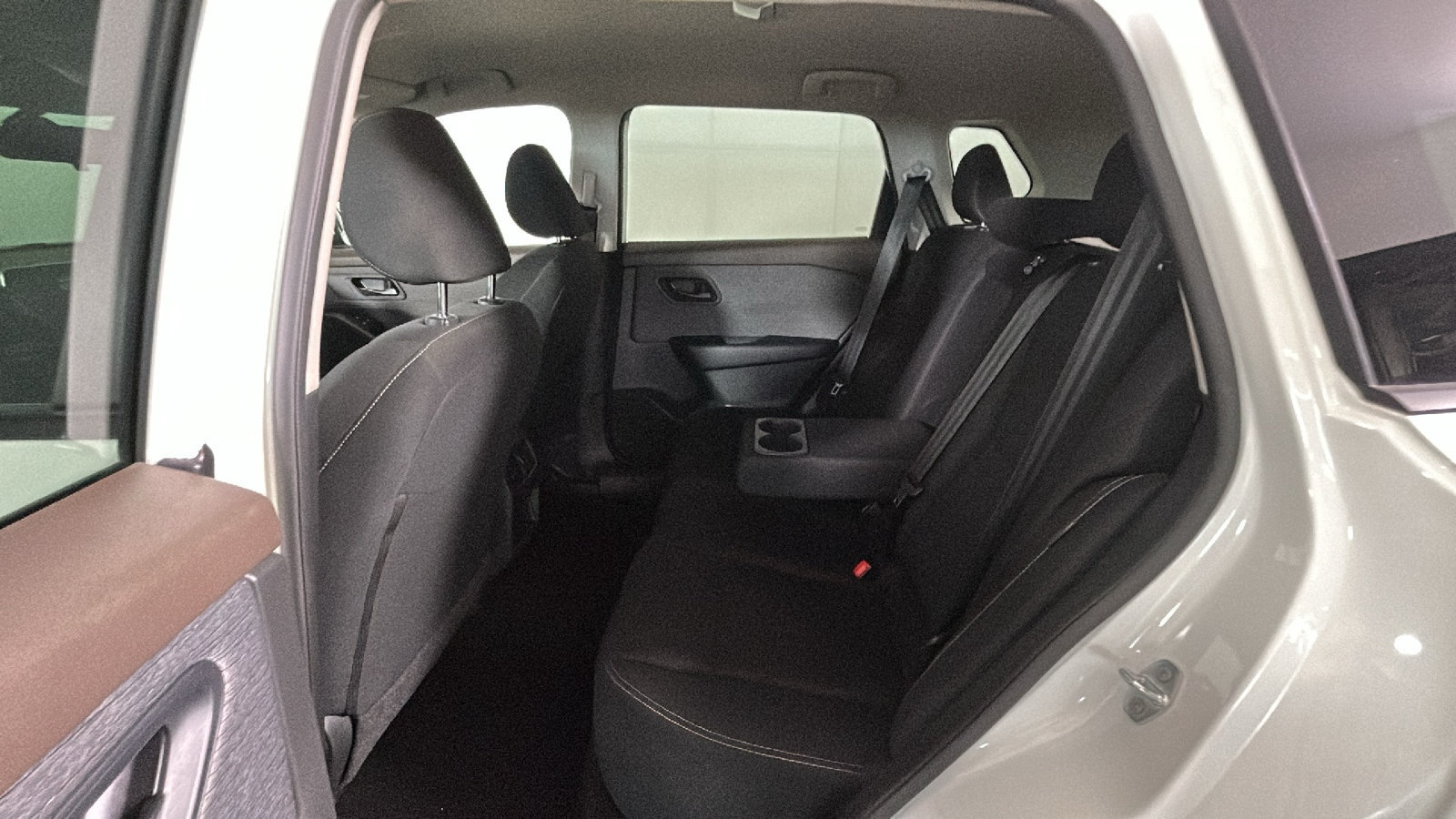 Used 2023 Nissan Rogue S AWD/4WD image 32