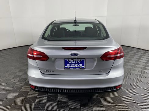 Used 2018 Ford Focus SE image 5