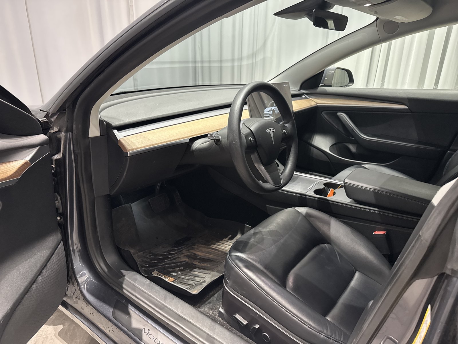 Used 2022 Tesla Model 3 Long Range AWD/4WD image 17