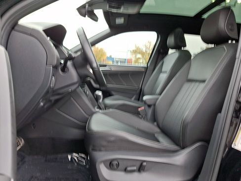 Used 2023 Volkswagen Tiguan SE R-Line image 13