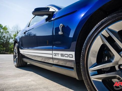 Used 2010 Ford Mustang Shelby GT500 RWD image 28