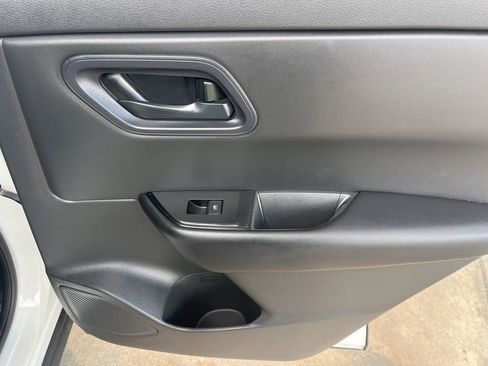 Used 2024 Nissan Rogue S FWD image 25