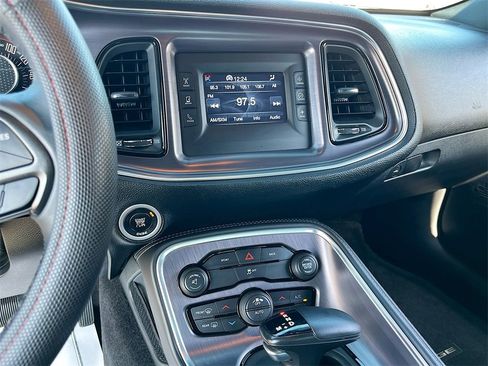 Certified 2015 Dodge Challenger SXT image 14