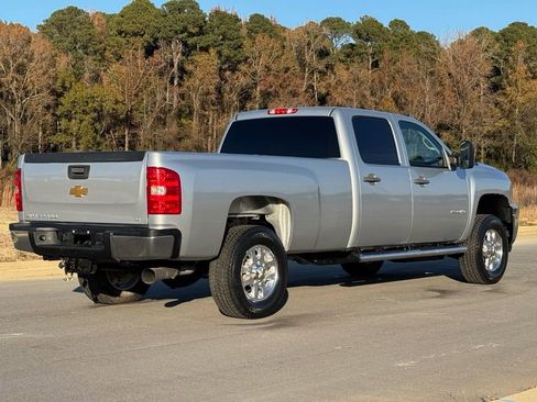Used 2014 Chevrolet Silverado 2500 LT w/ Suspension Package, Off-Road image 5