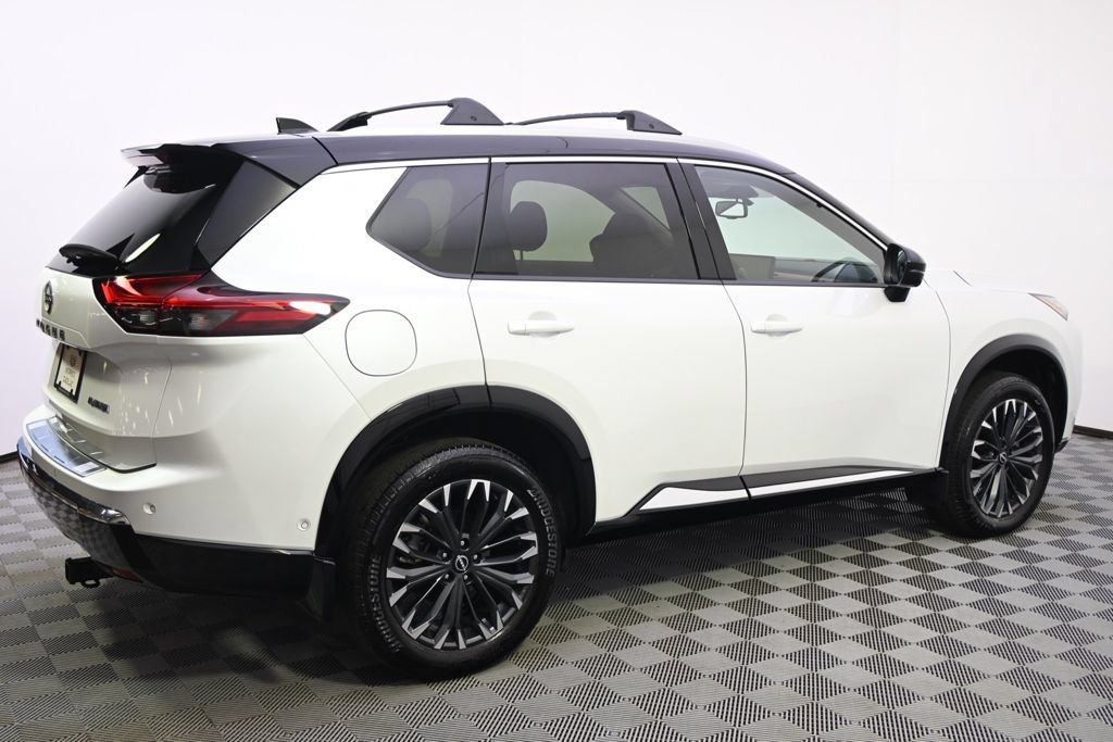 Used 2025 Nissan Rogue Platinum FWD image 7