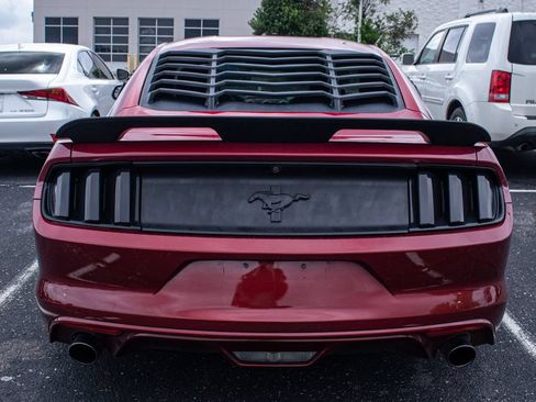 Used 2016 Ford Mustang Coupe RWD image 5