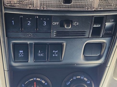 Used 2019 Toyota 4Runner image 9