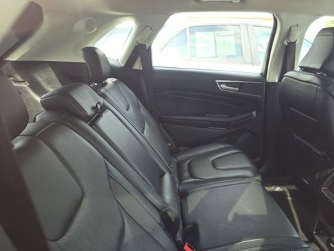 Used 2022 Ford Edge Titanium AWD/4WD image 12