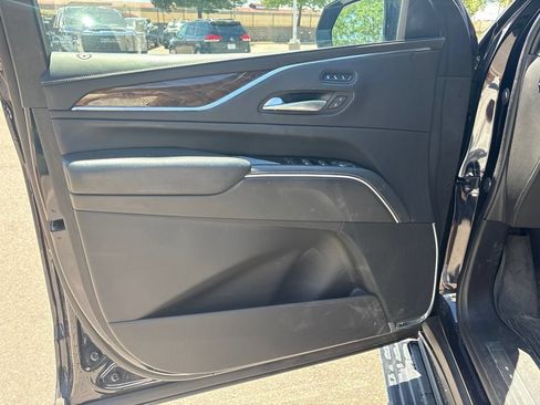 Used 2022 Cadillac Escalade ESV Sport Platinum w/ LPO, ONYX Package AWD/4WD image 9