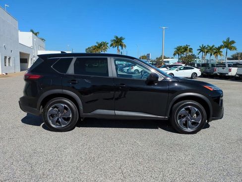 Certified 2024 Nissan Rogue SV image 4