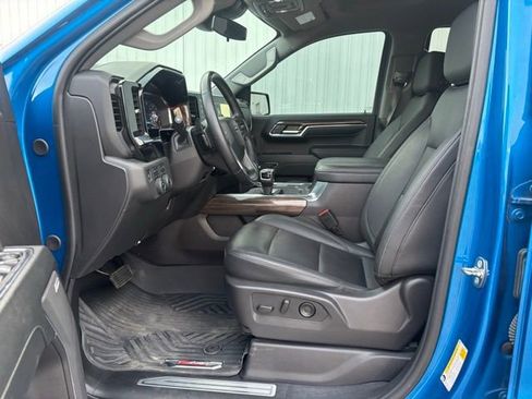 Used 2024 Chevrolet Silverado 1500 LT Trail Boss w/ Convenience Package II image 9