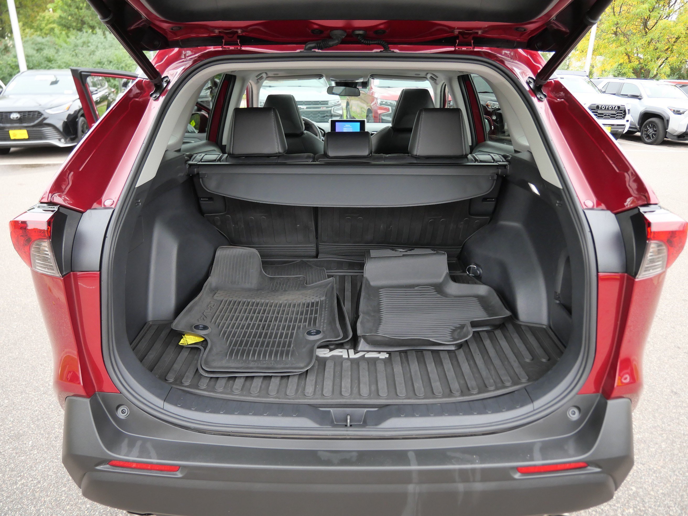 Certified 2023 Toyota RAV4 XLE Premium AWD/4WD image 19