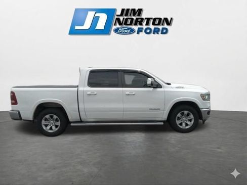 Used 2022 RAM 1500 Laramie AWD/4WD image 3