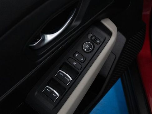 Certified 2025 Honda Accord SE image 12