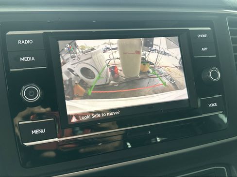 Used 2021 Volkswagen Atlas Cross Sport S image 20