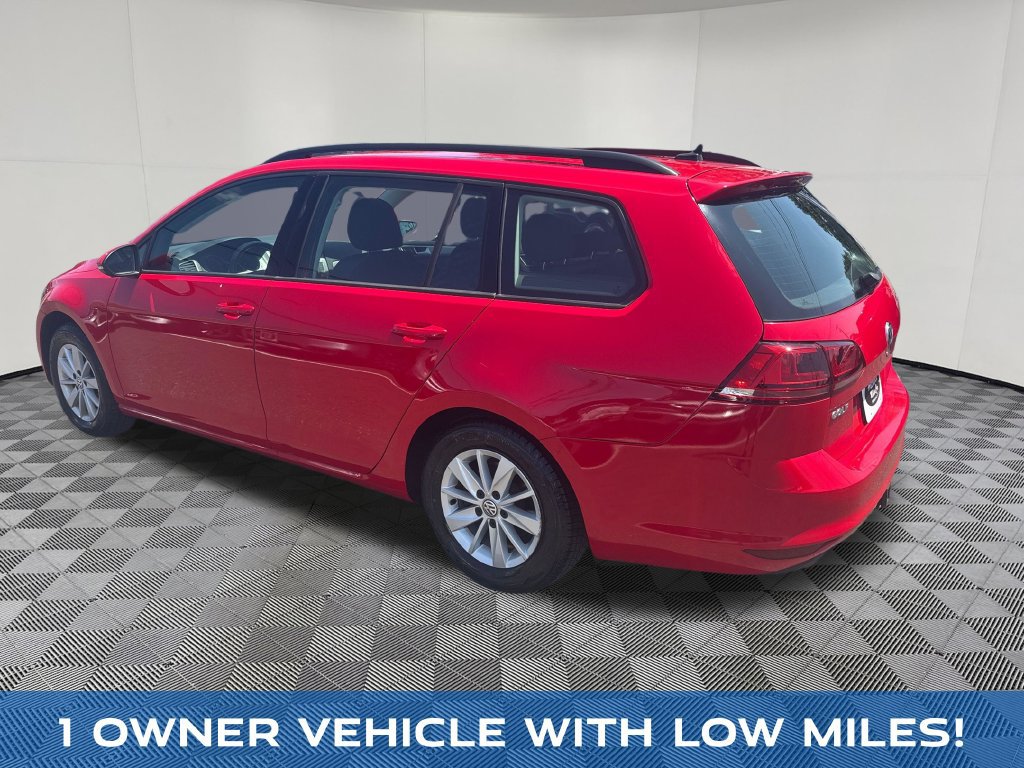 Used 2017 Volkswagen Golf S FWD image 4