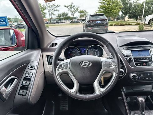 Used 2012 Hyundai Tucson GLS FWD image 11