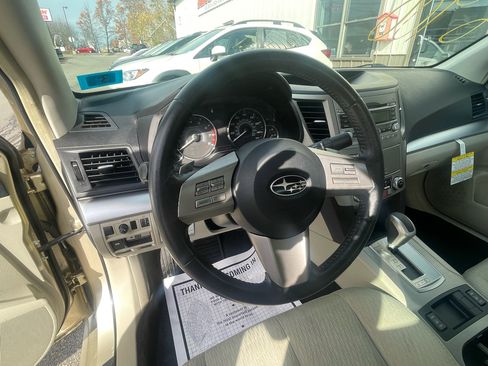 Used 2010 Subaru Legacy 2.5i Premium image 10