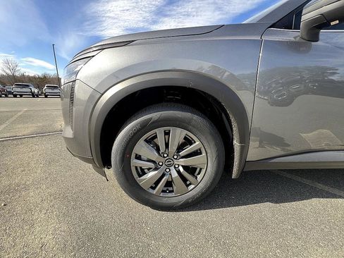 New 2026 Nissan Pathfinder S image 11
