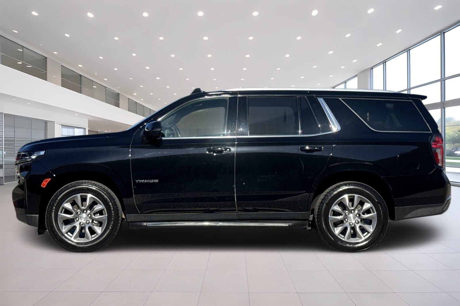 Used 2023 Chevrolet Tahoe LT w/ Luxury Package AWD/4WD image 7