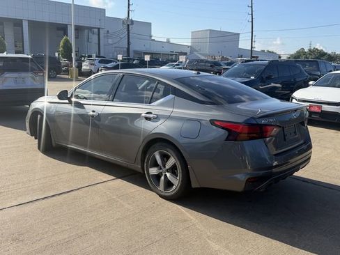 Used 2019 Nissan Altima 2.5 SL FWD image 7