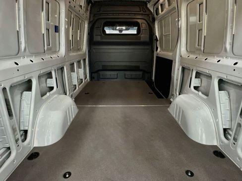 Used 2025 Mercedes-Benz Sprinter 2500 image 24