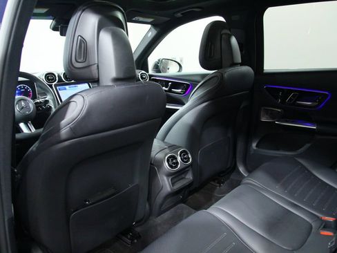 Used 2023 Mercedes-Benz GLC 300 4MATIC image 29